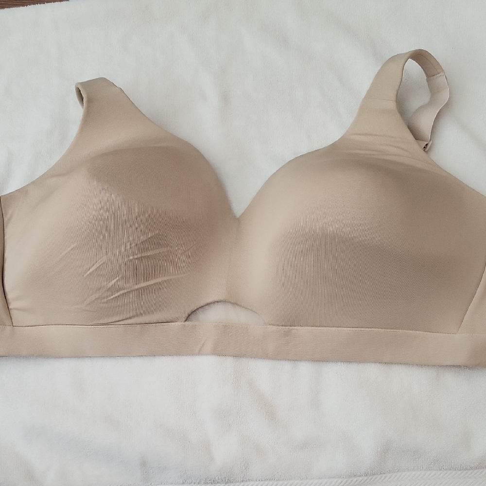 44 DDD Cacique lightly lined no-wire bra